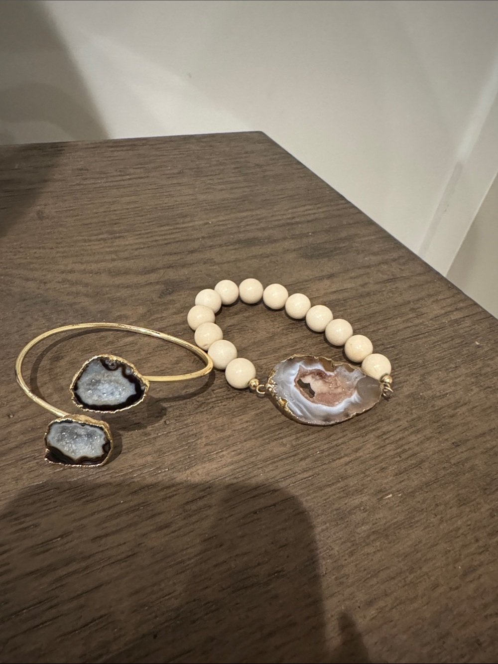 Beige Agate Slice Stretch Bracelet with Gold Trim gels bracelet and cuff